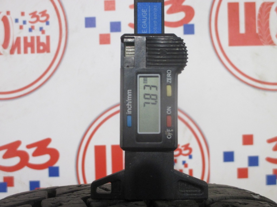 Шина Б/У 215/60 R17 Зима Шипы  Viatti Bosco Nordico V-523 Кат. 2