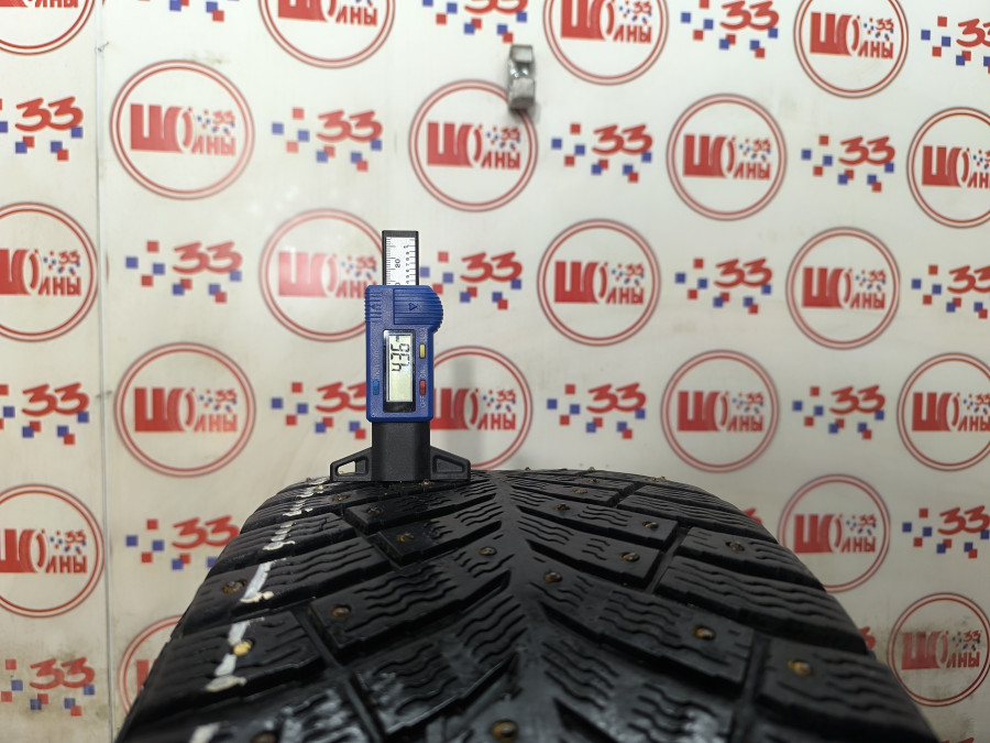 Шина Б/У 215/50 R17 Зима Шипы  Michelin X-Ice North-4 Кат. 3