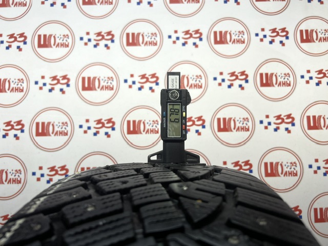 Шина Б/У 235/65 R18 Зима Шипы  Continental  IceContact 2 SUV Кат. 3