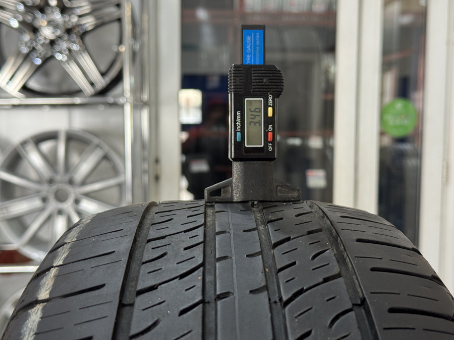 Шина Б/У 215/60 R17 Лето Kumho KL-33 Кат. 5