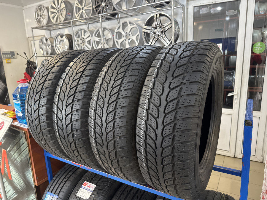Шина Б/У 235/65 R17 Зима GT Radial Savero WT Кат. 3