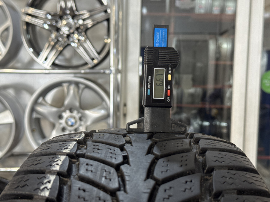 Шина Б/У 235/65 R17 Зима GT Radial Savero WT Кат. 3