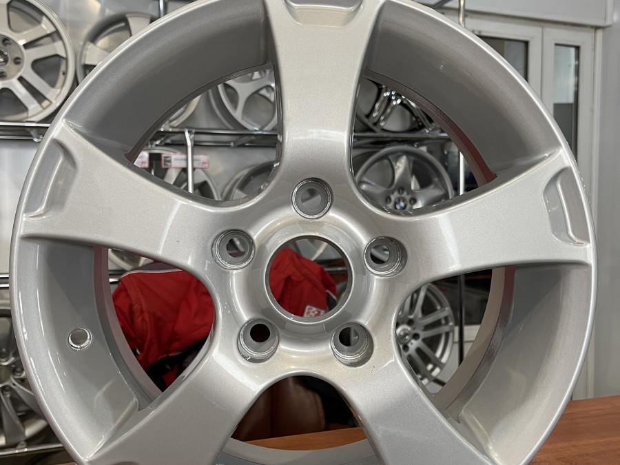 Б/У Диск Литой неоригинальный R15  Mazda Кат.В