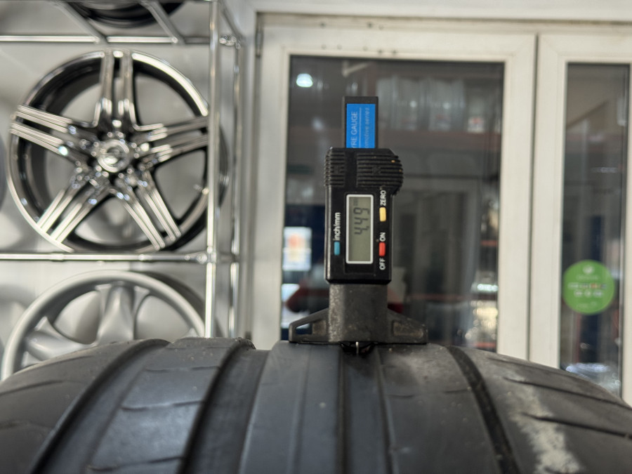 Шина Б/У 275/40 R21 Лето Pirelli PZero  (PZ4) RSC Кат. 4