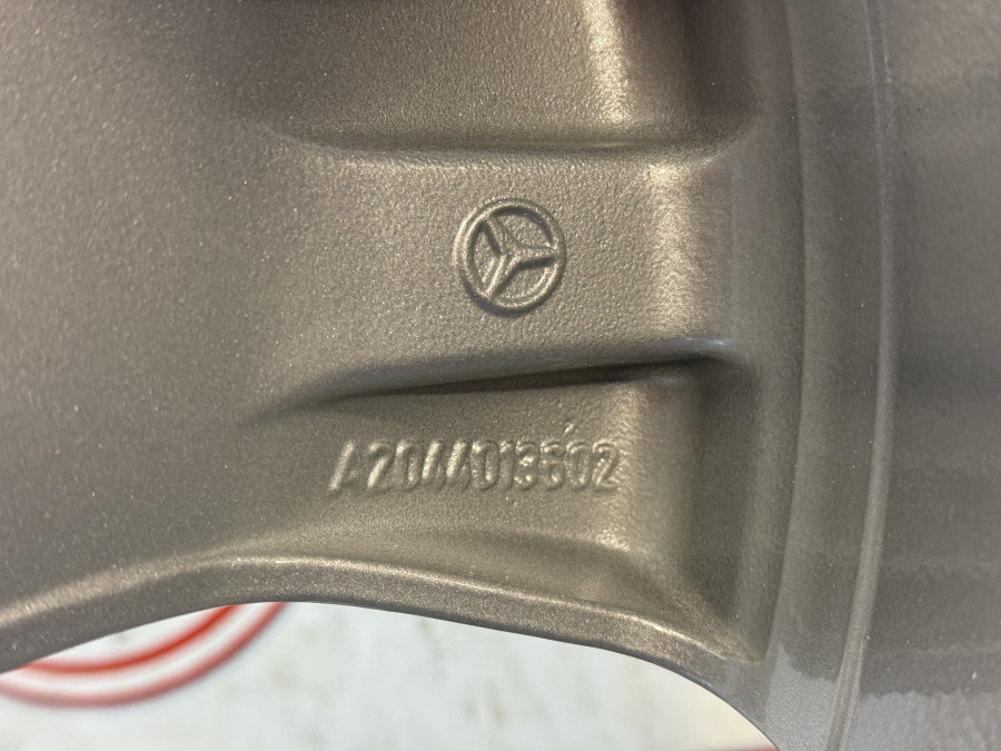 Б/У Диск Литой оригинальный R17 A2044013602 Mercedes Кат.В