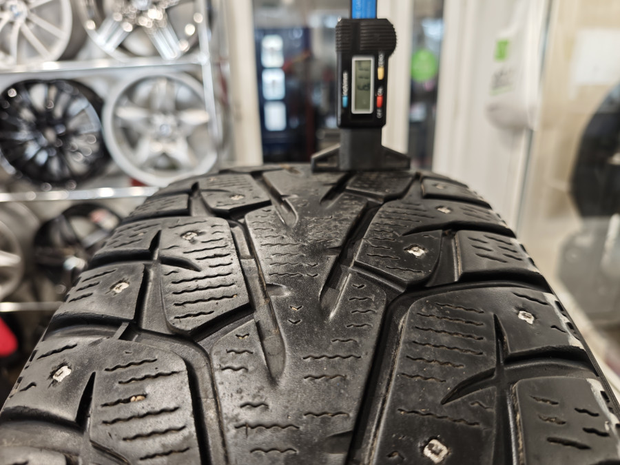 Шина Б/У 235/55 R18 Зима Шипы  Yokohama Ice Guard IG-55 Кат. 4