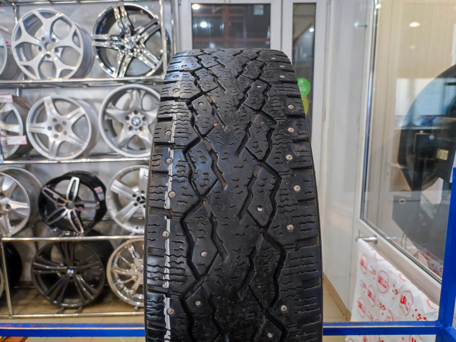 Шина Б/У 195/75 R16C Зима Шипы  Kumho CW-11 Кат. 5