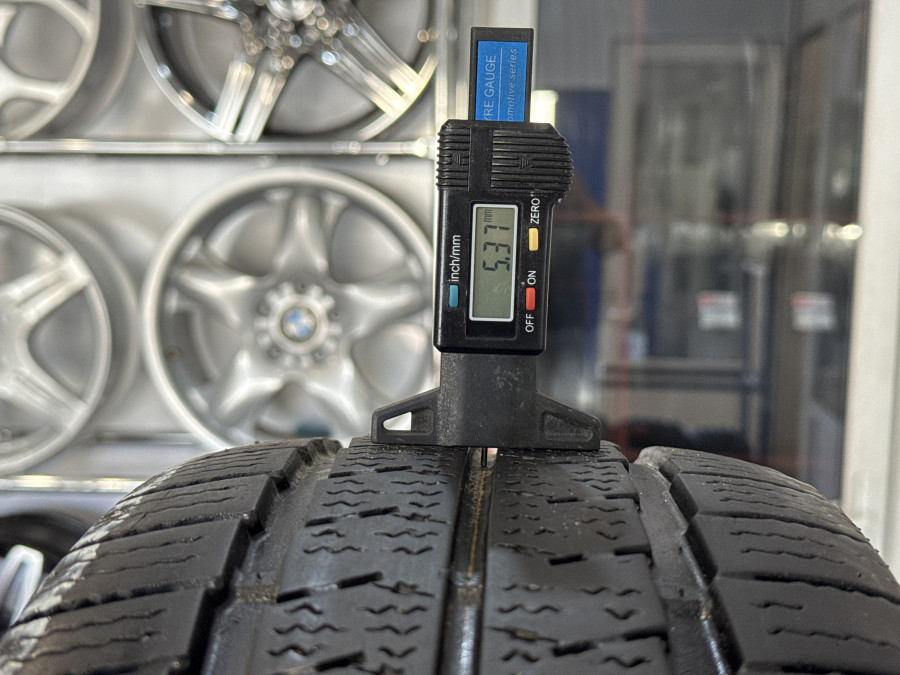 Шина Б/У 215/70 R15C Зима Nexen WinGuard WT-1 Кат. 4