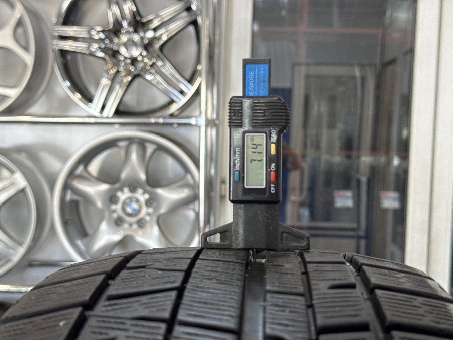 Шина Б/У 225/55 R18 Зима Yokohama Ice Guard IG50A Кат. 2