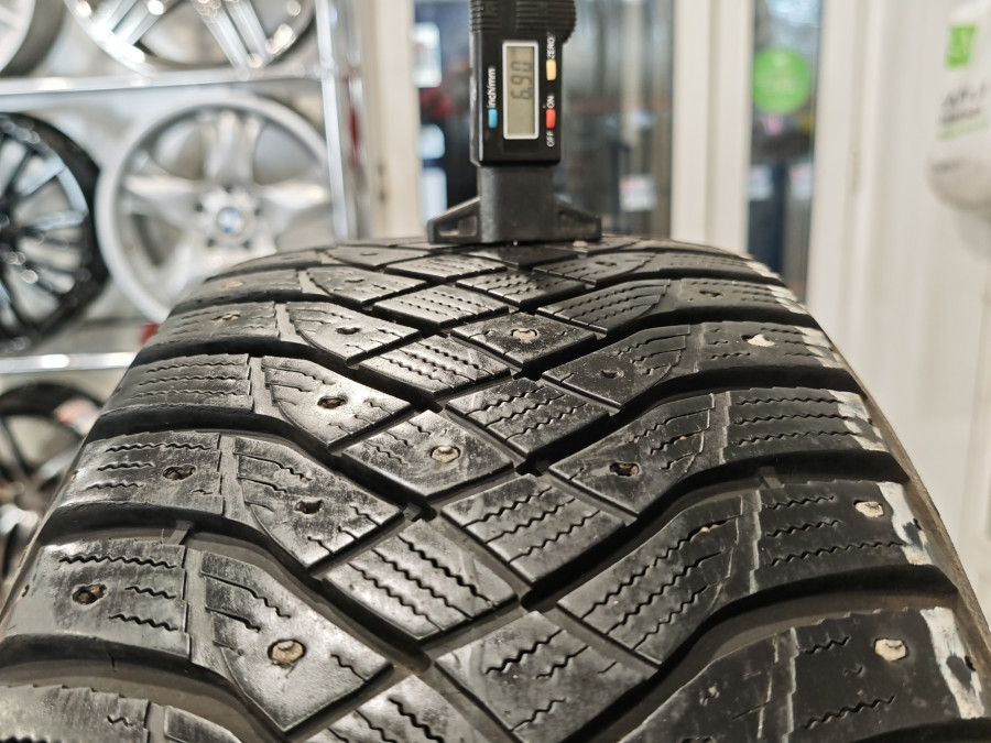 Шина Б/У 225/55 R19 Зима Шипы  Goodyear Ultra Grip Arctic 2 Кат. 3