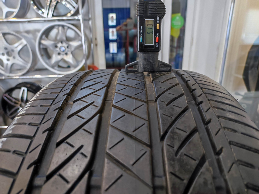 Шина Б/У 235/40 R19 Лето Bridgestone Turanza EL440 Кат. 4