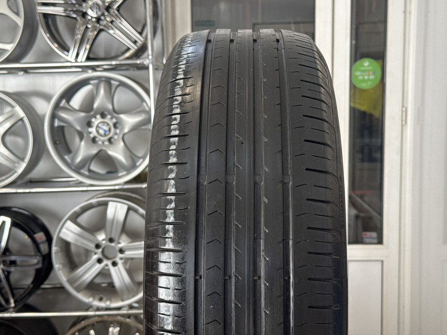Шина Б/У 235/65 R17 Лето Continental C.PremiumContact-5 Кат. 4