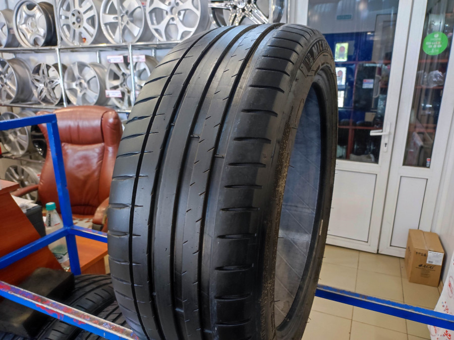 Шина Б/У 225/45 R18 Лето Michelin PILOT SPORT 4 RSC Кат. 4