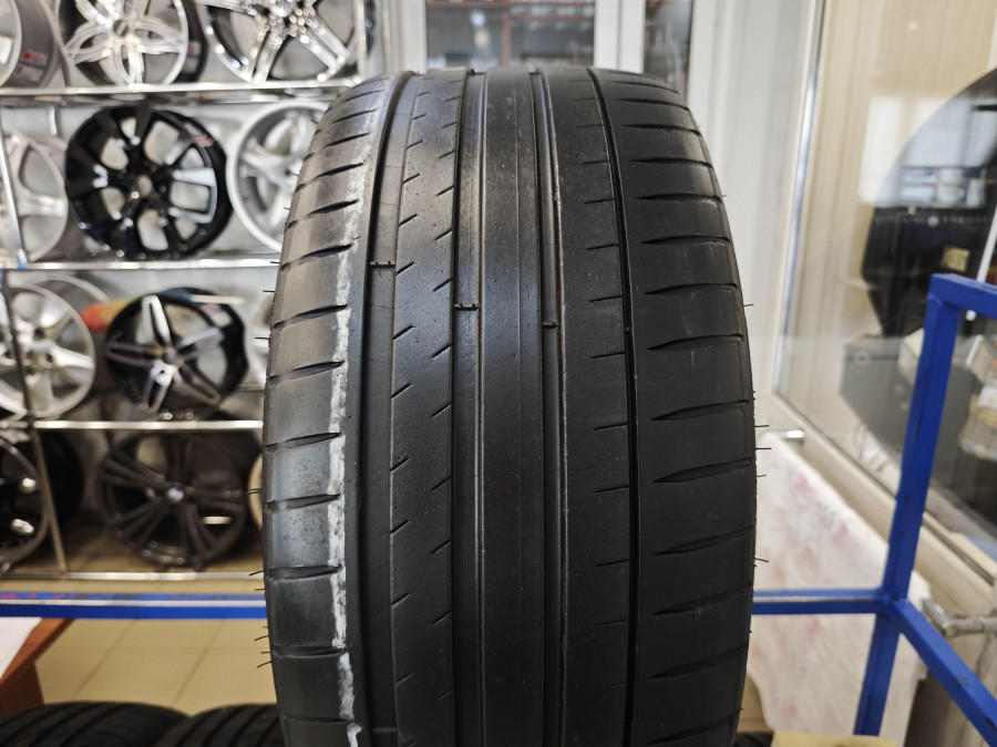 Шина Б/У 235/35 R19 Лето Michelin Pilot Sport-4 S Кат. 5