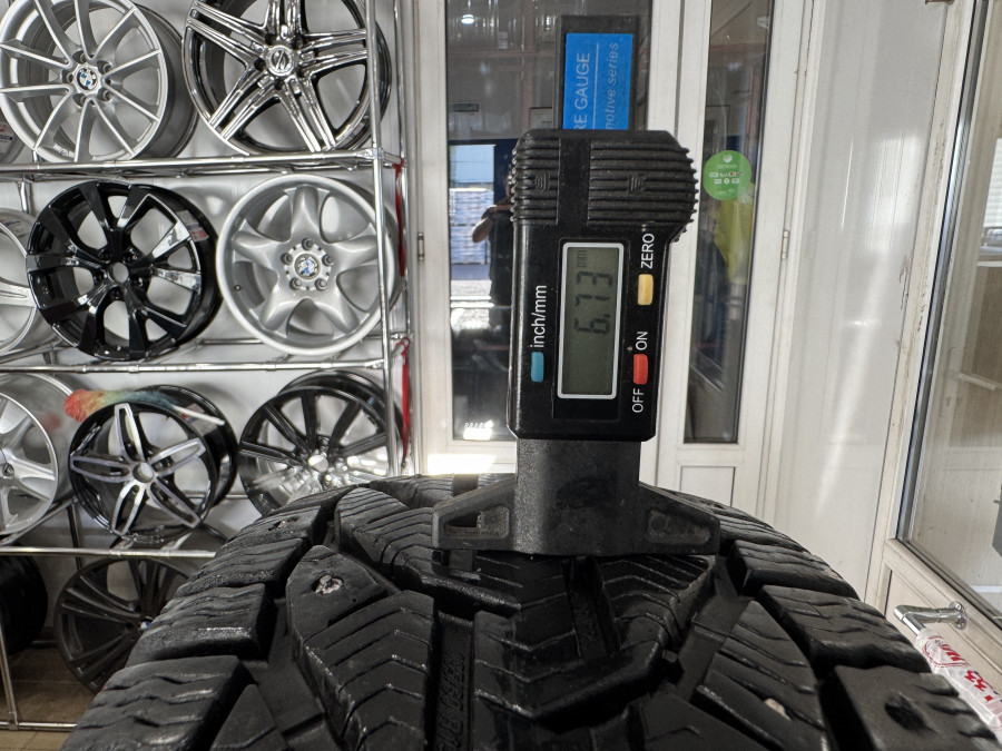 Шина Б/У 185/60 R15 Зима Шипы  Tigar Ice/Ice Кат. 2