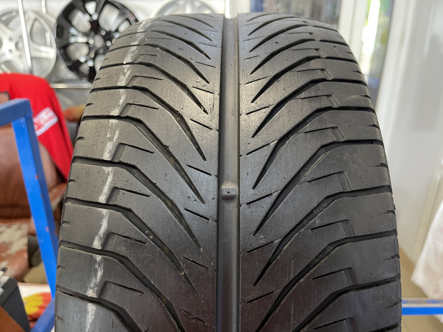 Б/У 215/40 R16 Лето Kumho Ecsta Supra 712 Кат. 5