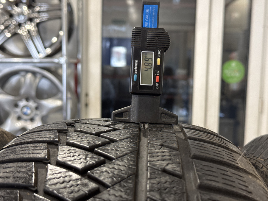 Шина Б/У 235/65 R17 Зима Continental C.Winter Contact TS-850 P Кат. 5