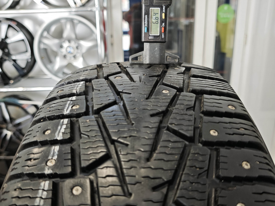Шина Б/У 235/65 R17 Зима Шипы  Cordiant Snow Cross PW-2 Кат. 3