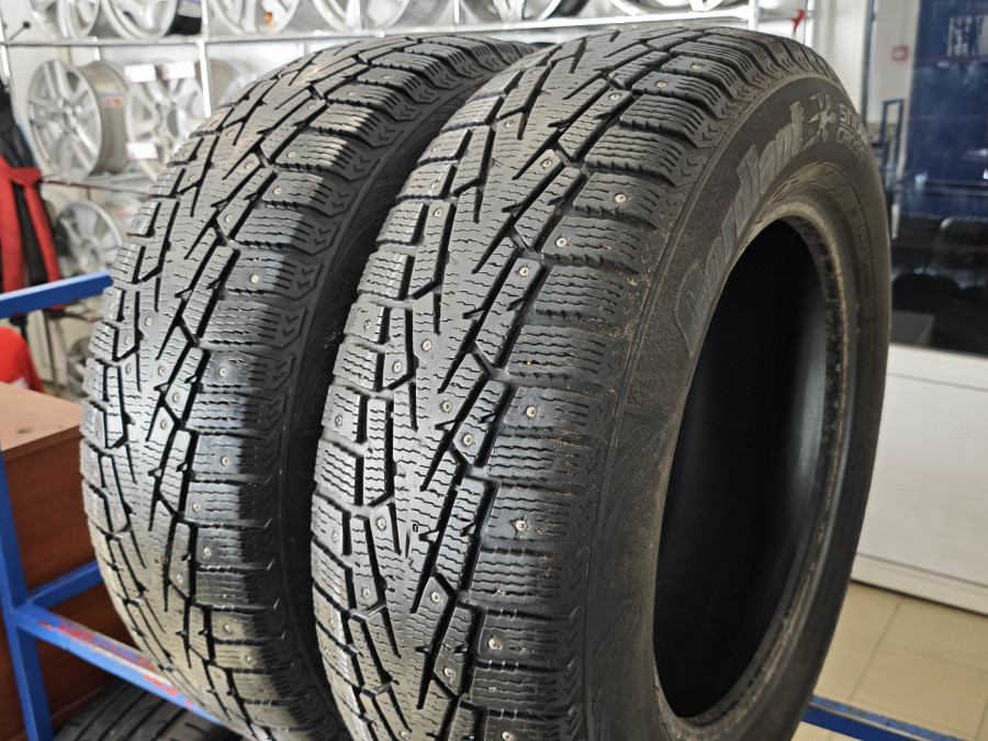 Шина Б/У 235/65 R17 Зима Шипы  Cordiant Snow Cross PW-2 Кат. 3