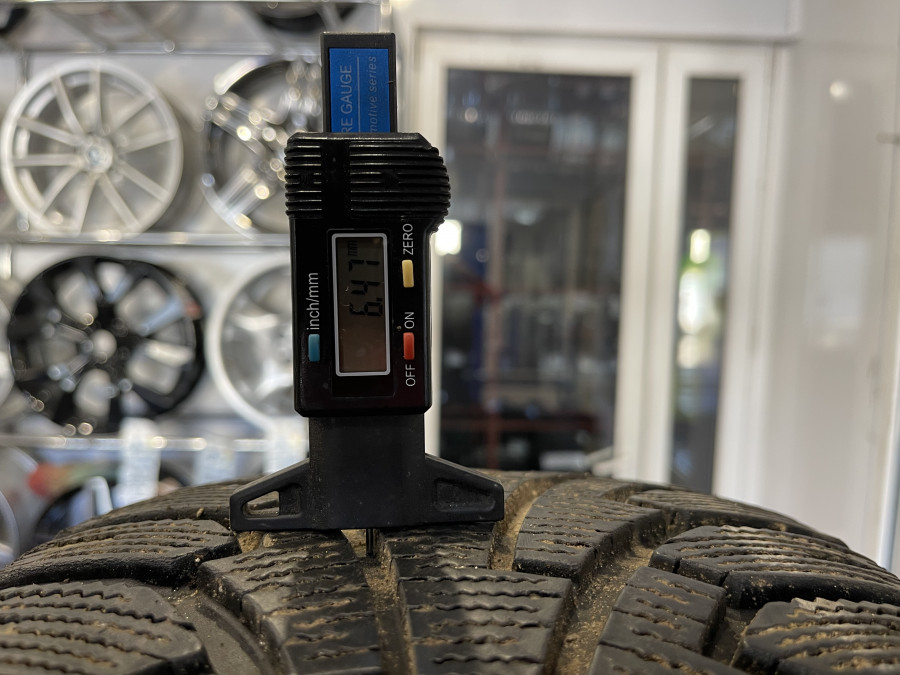 Шина Б/У 245/45 R17 Зима NOKIAN HKPL-RSI Кат. 4