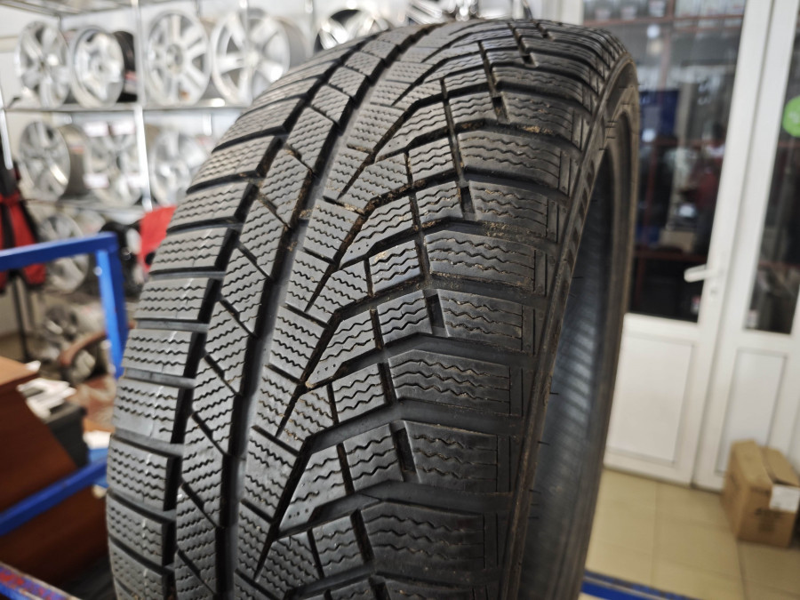 Б/У 245/40 R20 Зима Sailun Ice Blazer Alpine Evo Кат. 4