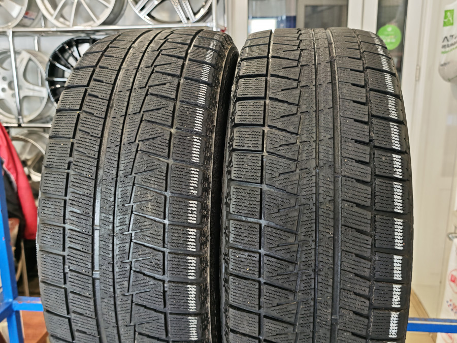 Шина Б/У 225/55 R17 Зима Bridgestone Blizzak RFT RSC Кат. 5