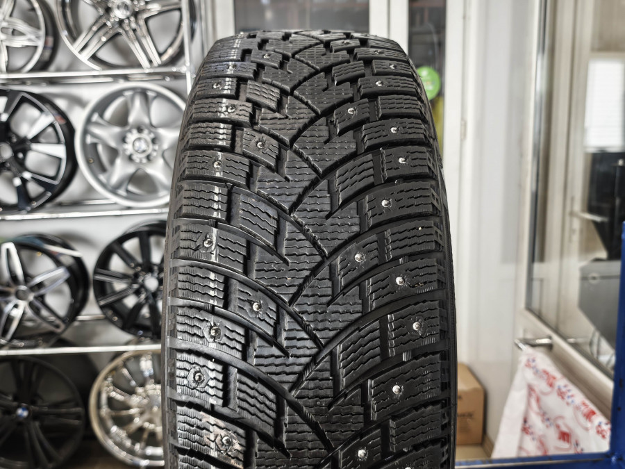 Б/У 225/55 R19 Зима Шипы  Landsail Ice Star IS-37 Кат. 2