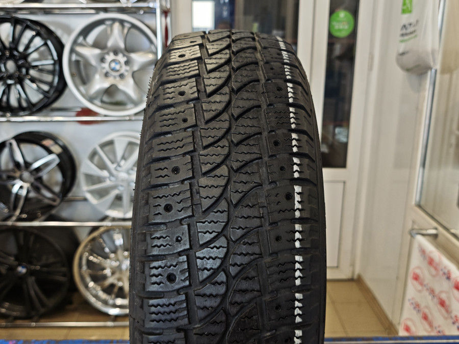 Б/У 195/70 R15C Зима Шипы  Tigar Cargo Speed Winter Кат. 4