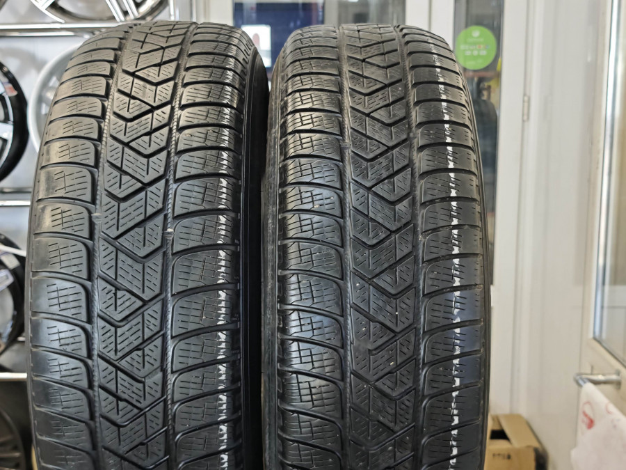 Шина Б/У 215/70 R16 Зима Pirelli Scorpion Winter Кат. 4
