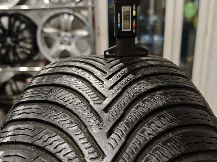 Шина Б/У 215/65 R17 Зима Michelin Alpin 5 Кат. 5
