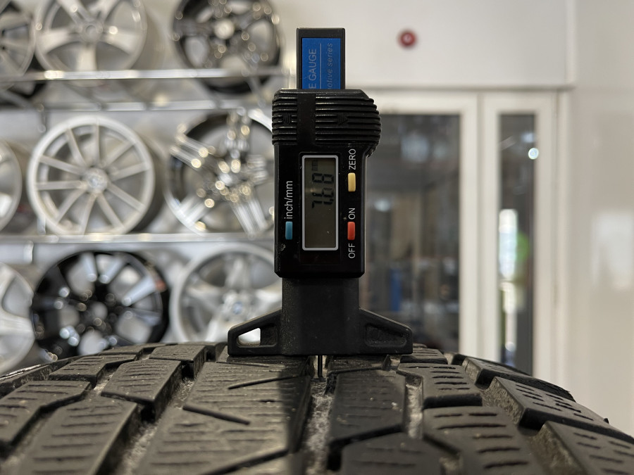 Шина Б/У 235/65 R17 Зима Yokohama Ice Guard G075 Кат. 3