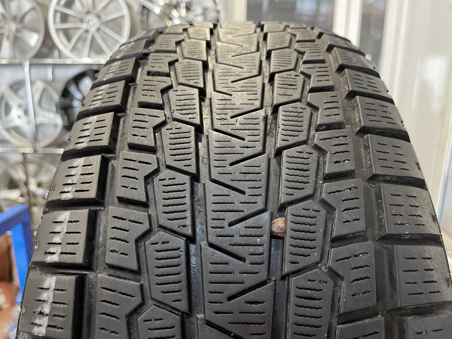 Шина Б/У 235/65 R17 Зима Yokohama Ice Guard G075 Кат. 3