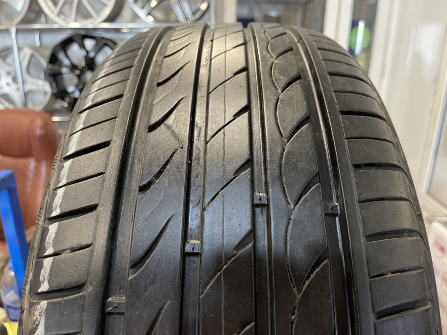 Шина Б/У 235/55 R17 Лето Delinte DH2 Кат. 2