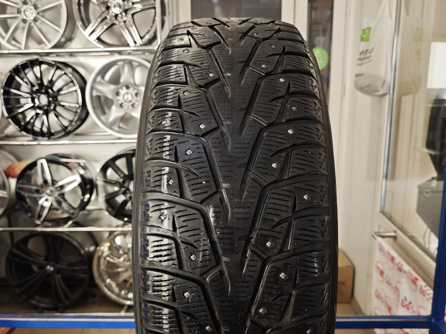 Шина Б/У 235/55 R19 Зима Шипы  Yokohama Ice Guard IG-55 Кат. 4