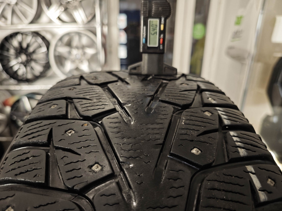 Шина Б/У 235/55 R19 Зима Шипы  Yokohama Ice Guard IG-55 Кат. 5