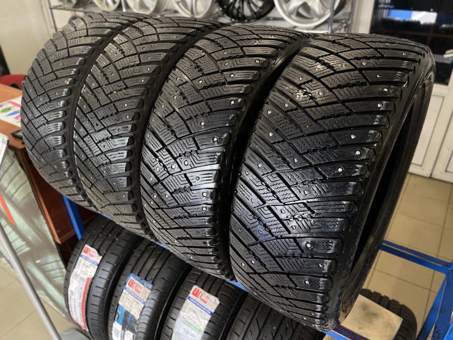 Шина Б/У 205/50 R17 Зима Шипы  Goodyear Ultragrip Ice Arctic Кат. 3