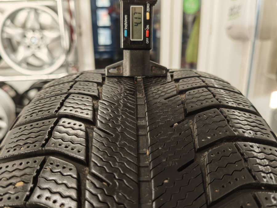 Шина Б/У 225/55 R17 Зима Michelin X-ICE-2 Кат. 5