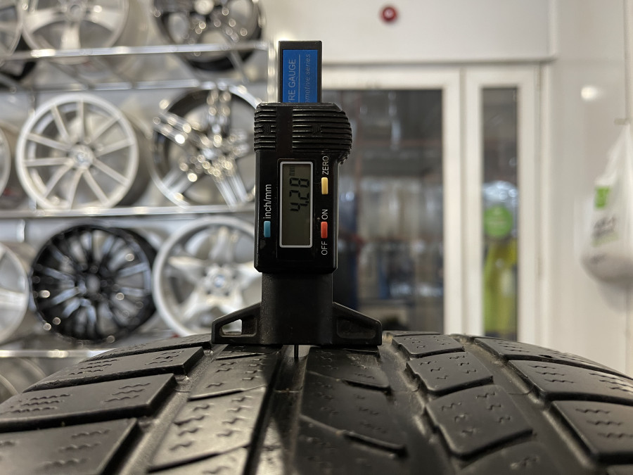 Шина Б/У 225/50 R17 Зима Roadstone Winguard Sport Кат. 5