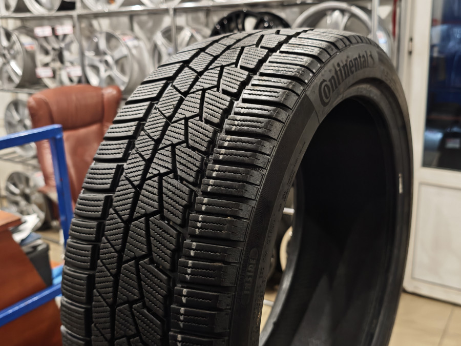 Шина Б/У 225/40 R19 Зима Continental C.Winter Contact TS-860 RSC Кат. 3