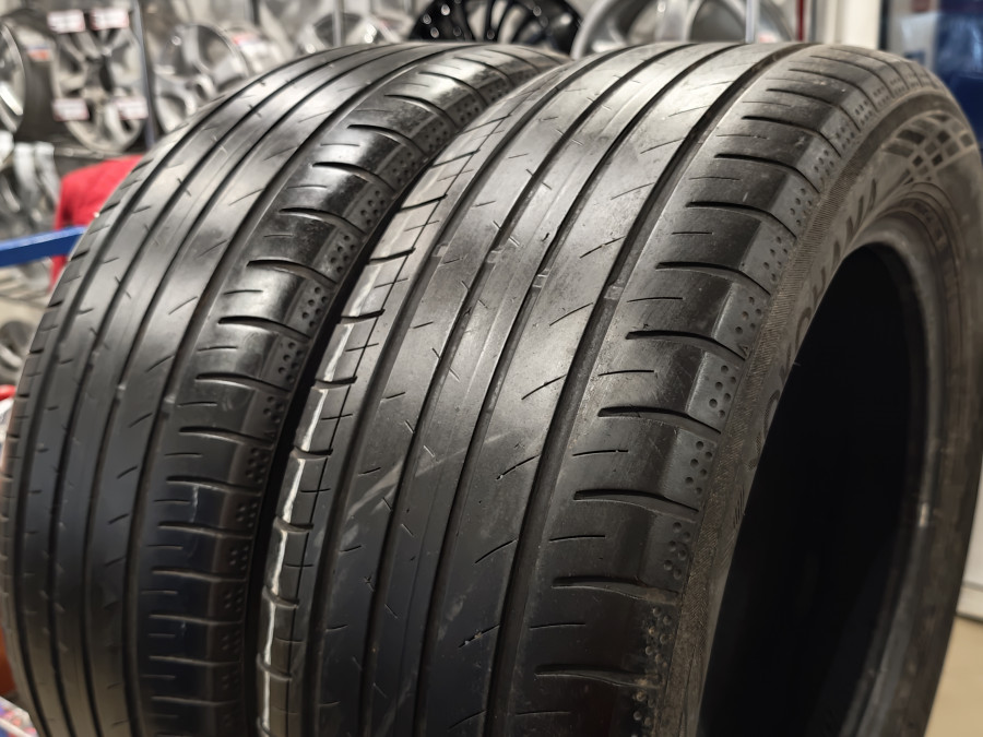 Шина Б/У 225/55 R17 Лето Yokohama Blu Earth GT AE-51 Кат. 5