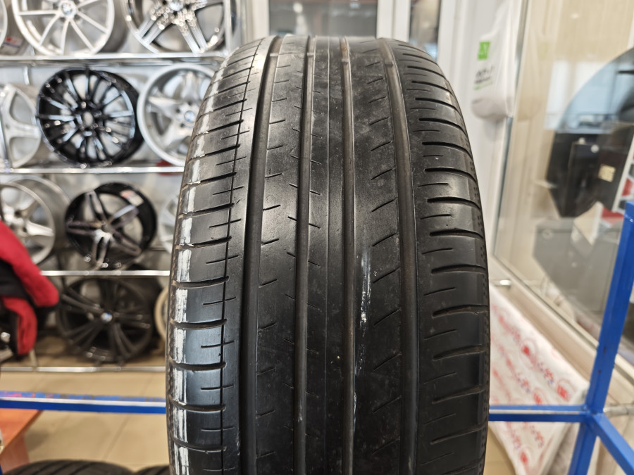 Шина Б/У 225/55 R17 Лето Yokohama Blu Earth GT AE-51 Кат. 5