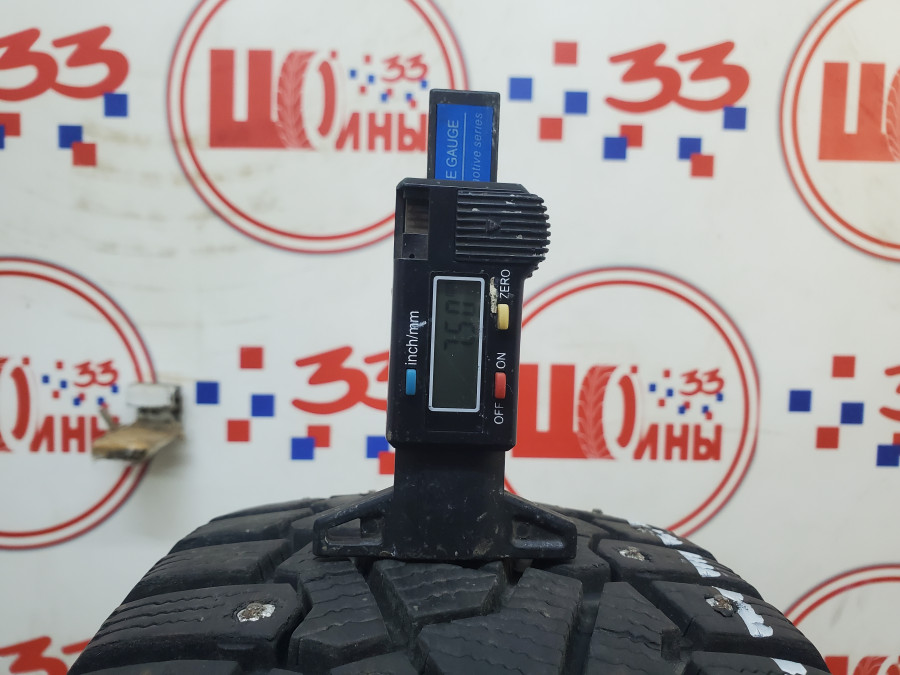Шина Б/У 185/65 R15 Зима Шипы  Pirelli Ice Zero Studded Кат. 2