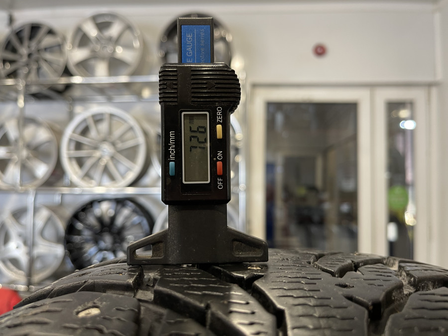 Шина Б/У 255/60 R19 Зима Шипы  NOKIAN HKPL-9/SUV-9 Кат. 3
