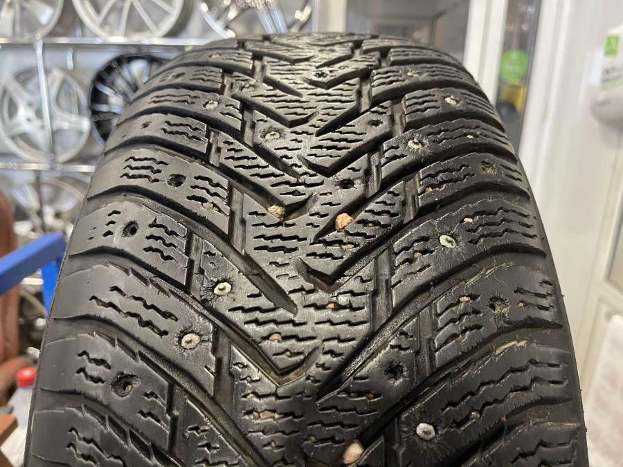 Шина Б/У 225/60 R16 Зима Шипы  NOKIAN HKPL-8/SUV-8 Кат. 4