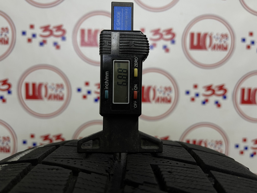 Шина Б/У 215/60 R17 Зима BRIDGESTONE Blizzak REVO-2 Кат. 3