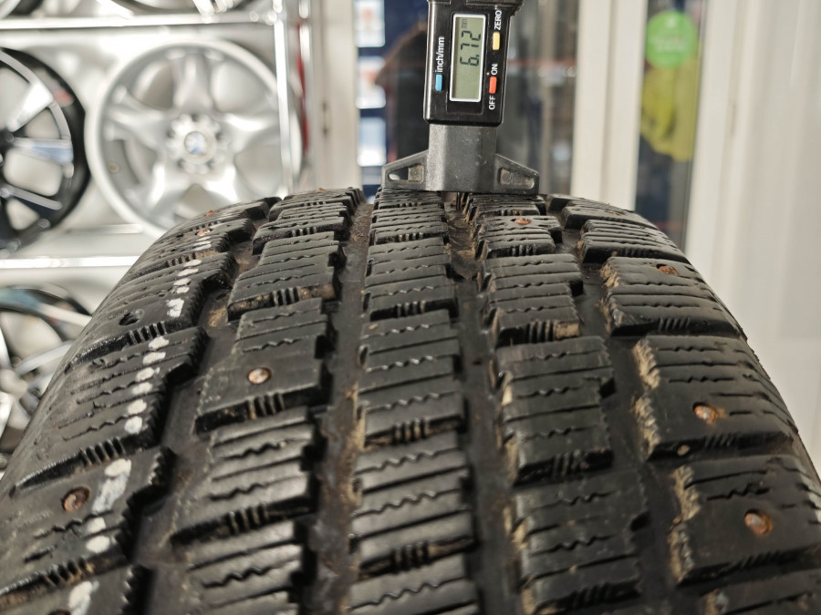 Шина Б/У 215/60 R17 Зима Шипы  Cooper Weather Master S/T-2 Кат. 3