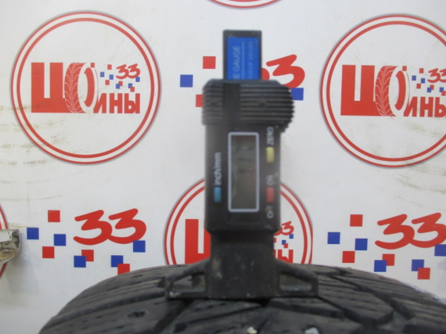 Шина Б/У 215/65 R16 Зима Шипы  DUNLOP Ice Touch Кат. 3