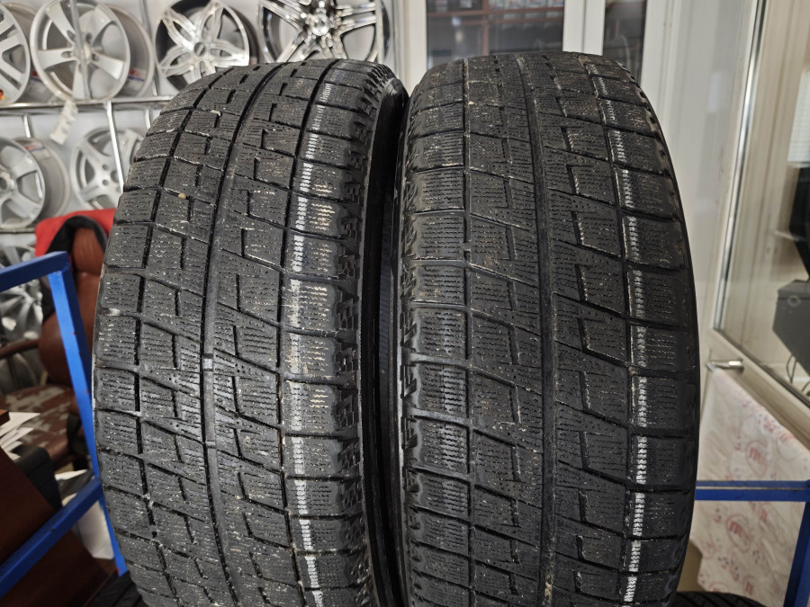 Б/У 215/60 R17 Зима BRIDGESTONE Blizzak REVO-2 Кат. 4
