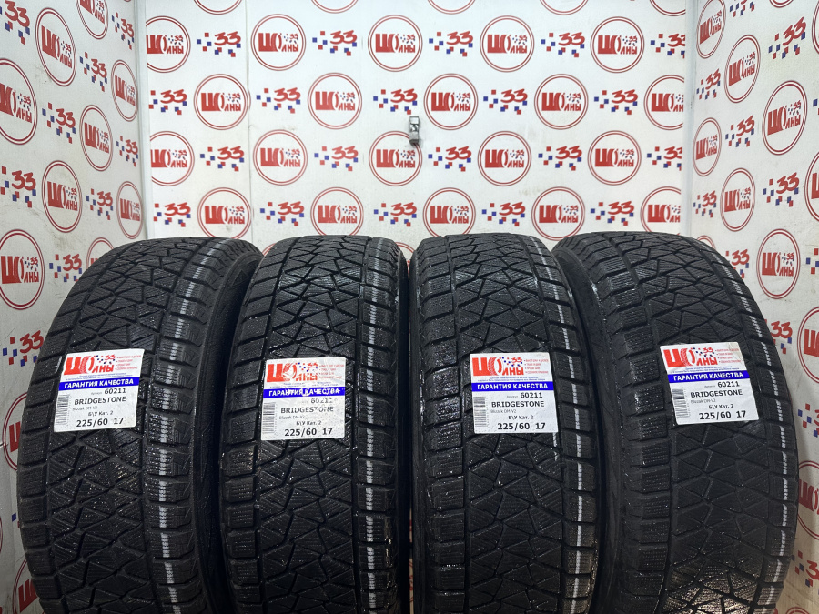 Шина Б/У 225/60 R17 Зима BRIDGESTONE Blizzak DM-V2 Кат. 2