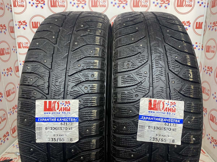 Шина Б/У 235/65 R18 Зима Шипы  BRIDGESTONE IC-7000 Кат. 5